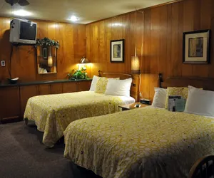 Photo 4 - Fairway Overnight & Extended Stay