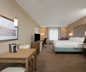 Photo 4 - Holiday Inn Express & Suites New Cumberland, an IHG Hotel