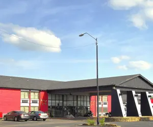 Photo 2 - River Valley Inn & Suites (Extended Stay)