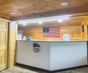 Photo 3 - Tennessee Mountain Lodge Riverside by OYO