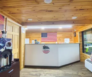 Photo 4 - Tennessee Mountain Lodge Riverside by OYO