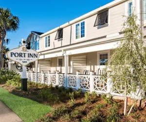 Photo 2 - The Port Inn and Cottages, an Ascend Collection Hotel
