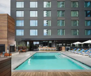 Photo 2 - Hotel Van Zandt
