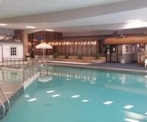 Photo 4 - Village West Resort & Hotel
