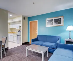 Photo 5 - Plymouth Bay Inn and Suites
