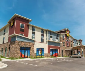 Photo 2 - My Place Hotel - Aberdeen, SD