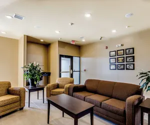 Photo 4 - Cobblestone Inn & Suites - Waverly