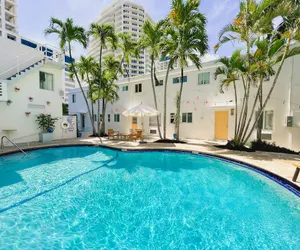Photo 2 - North Beach Hotel