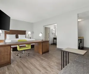 Photo 5 - Hampton Inn & Suites Hartsville