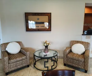 Photo 2 - Westwood Inn by OYO Gonzales TX