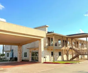 Photo 2 - Westwood Inn Extended Stay by OYO Gonzales TX