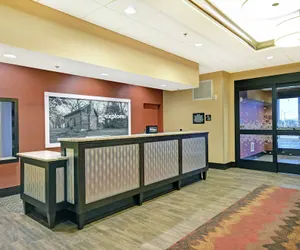 Photo 3 - Hampton Inn & Suites Milwaukee/Franklin