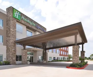 Photo 2 - Holiday Inn Express & Suites Houston E - Pasadena, an IHG Hotel