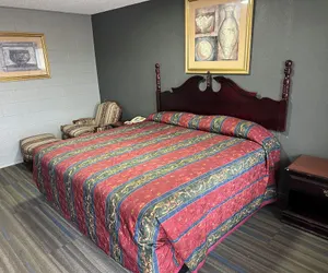 Photo 3 - Interstate Inn Express