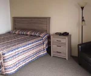 Photo 4 - Driftwood Motel