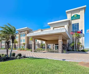 Photo 2 - La Quinta Inn & Suites by Wyndham Corpus Christi - Portland