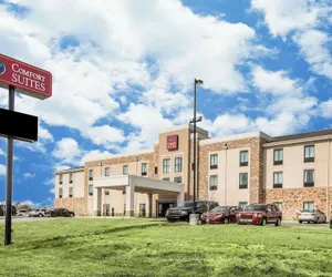 Photo 2 - Comfort Suites Dodge City