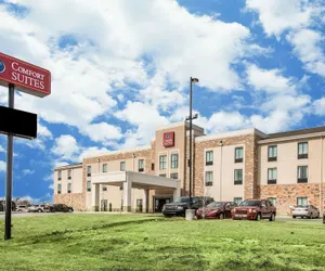 Photo 2 - Comfort Suites Dodge City