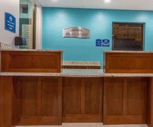 Photo 3 - Howard Johnson by Wyndham Virginia Beach At The Beach