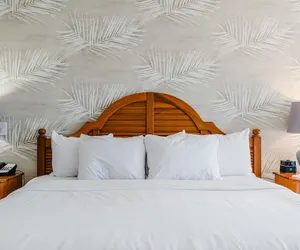 Photo 5 - The Geneva Inn