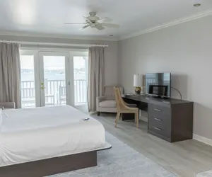 Photo 5 - The Geneva Inn