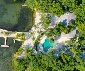 Photo 2 - Largo Resort