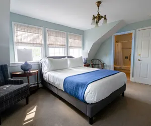 Photo 5 - Homeport Inn and Tavern
