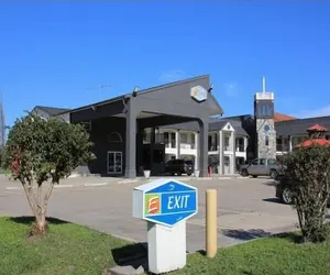 Photo 2 - Hotel O Executive Inn & Suites Cuero Hwy 87