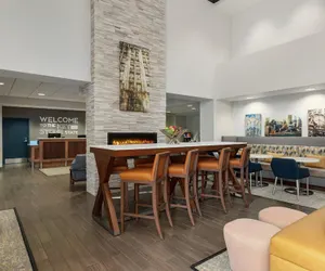 Photo 3 - Hampton Inn & Suites Pittsburgh/Harmarville