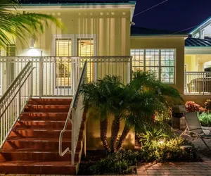 Photo 5 - Grand Marina Suite by Brightwild Waterfront