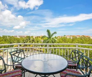 Photo 3 - Pool View Pvt Balcony Samana Cay Suite