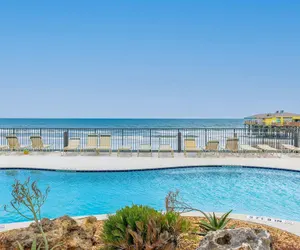 Photo 2 - Top Floor Oceanfront Condo w Pool Beach Access