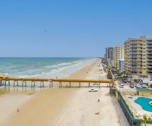 Photo 3 - Sweet Sunrise Oceanfront Condo w Pool Hot Tub