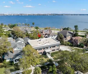 Photo 3 - The Adaline 2 Beautiful Hyde Park 1BR Suite