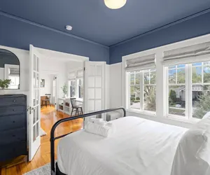 Photo 2 - The Adaline 5 by Brightwild Classy Hyde Park Apt