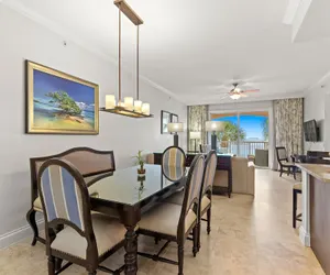 Photo 4 - Ocean Front 1BR Suite With Direct Beach Access