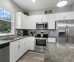 Photo 3 - Canopy Cove Stunning 2BR Apt Heart of Downtown