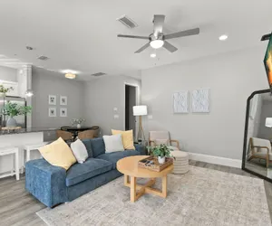 Photo 2 - NEW Canopy Cabana Luxury Downtown Apt