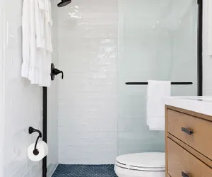 Photo 5 - New! Modern King Suite Steps to the Beach!