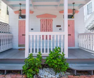 Photo 4 - New Coastal Rose - Bright Loft With High Ceilings