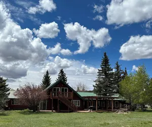 Photo 2 - Mount Peale Country Inn and Cabins