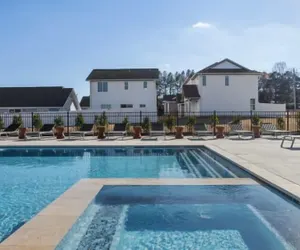 Photo 2 - Landing Apartments Huntsville