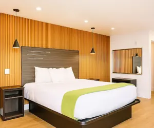 Photo 3 - Casa Blanca Hotel & Suites Azusa