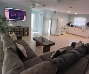 Photo 2 - 4BR 2BA Near Beach Perfect For Familes