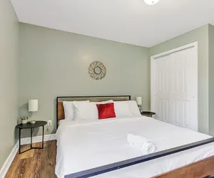 Photo 3 - Near Arsenal American Oasis 2 units