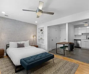 Photo 3 - Crescent Furnished Apartments v2