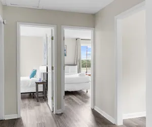 Photo 5 - Modern in Magic City 2 Units