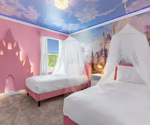 Photo 4 - Upstay - Lakeview Mansion w Pool Spa and Cinema