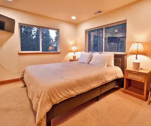 Photo 5 - The Elevator House Sleeps 10!
