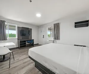Photo 3 - Efficiency Lodge - Douglasville